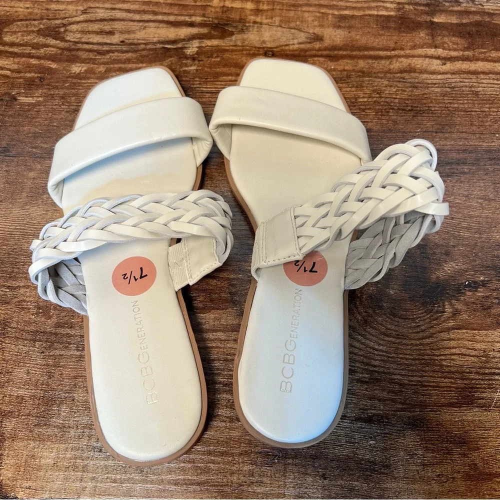 BCBGeneration Sandals Lareda White Braided Strap Open Toe Flat slides womens 7.5